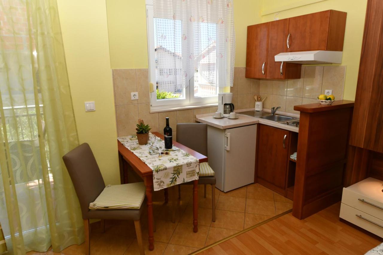 Apartments Villa Miranda Vodice Exterior photo