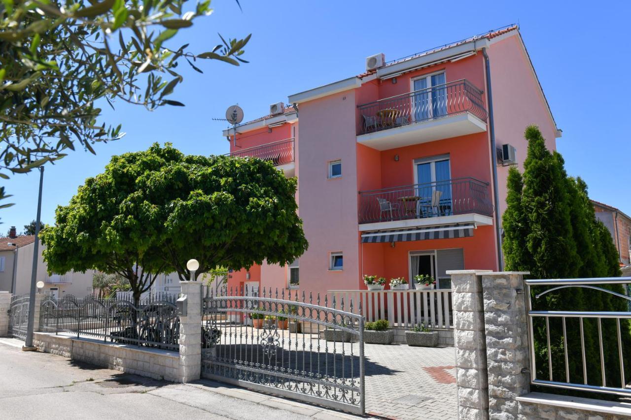 Apartments Villa Miranda Vodice Exterior photo
