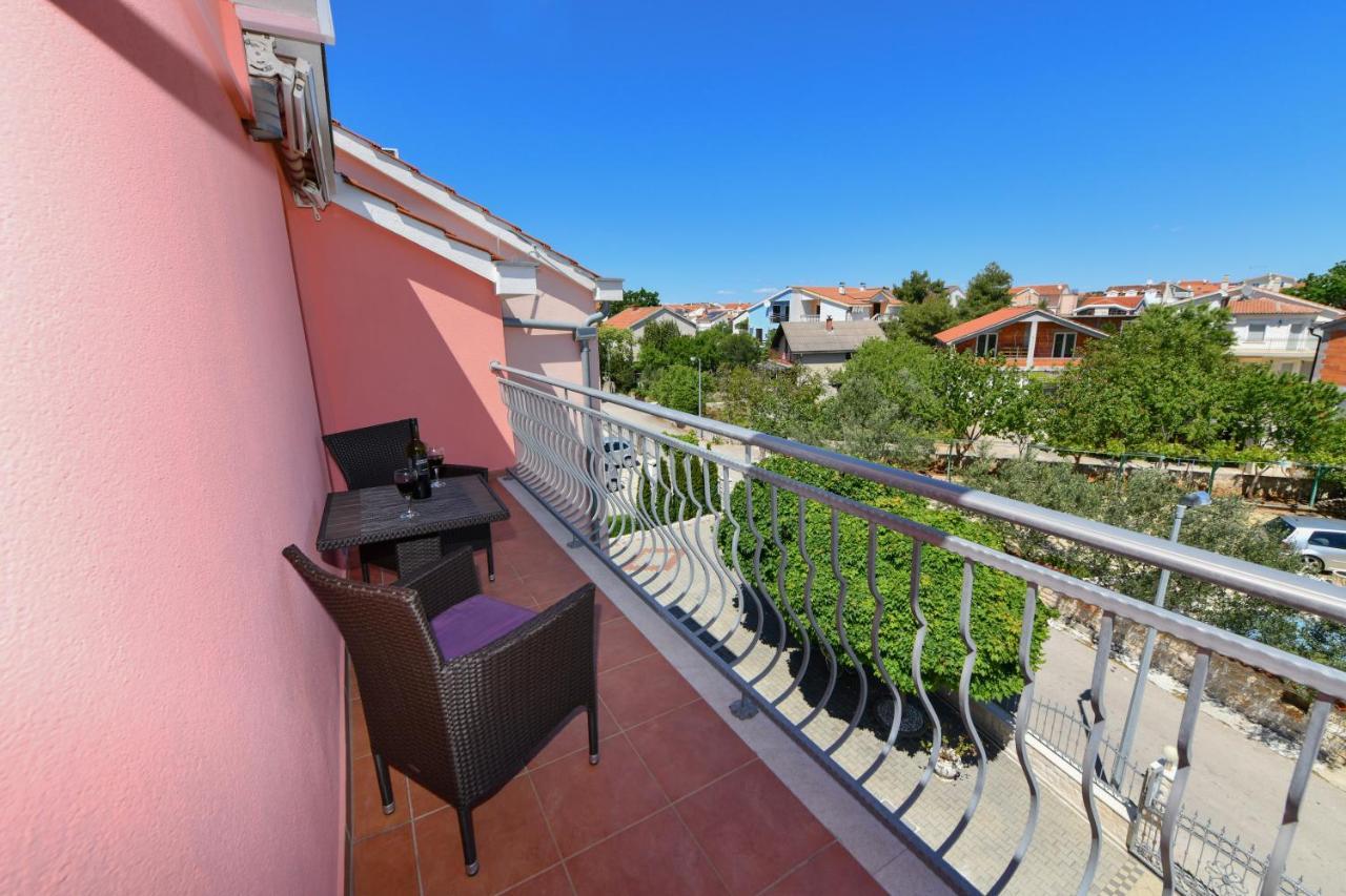 Apartments Villa Miranda Vodice Exterior photo