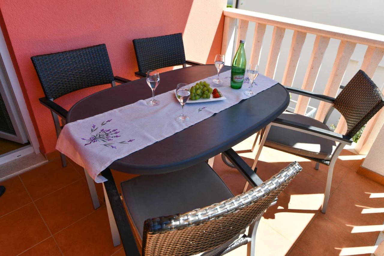 Apartments Villa Miranda Vodice Exterior photo