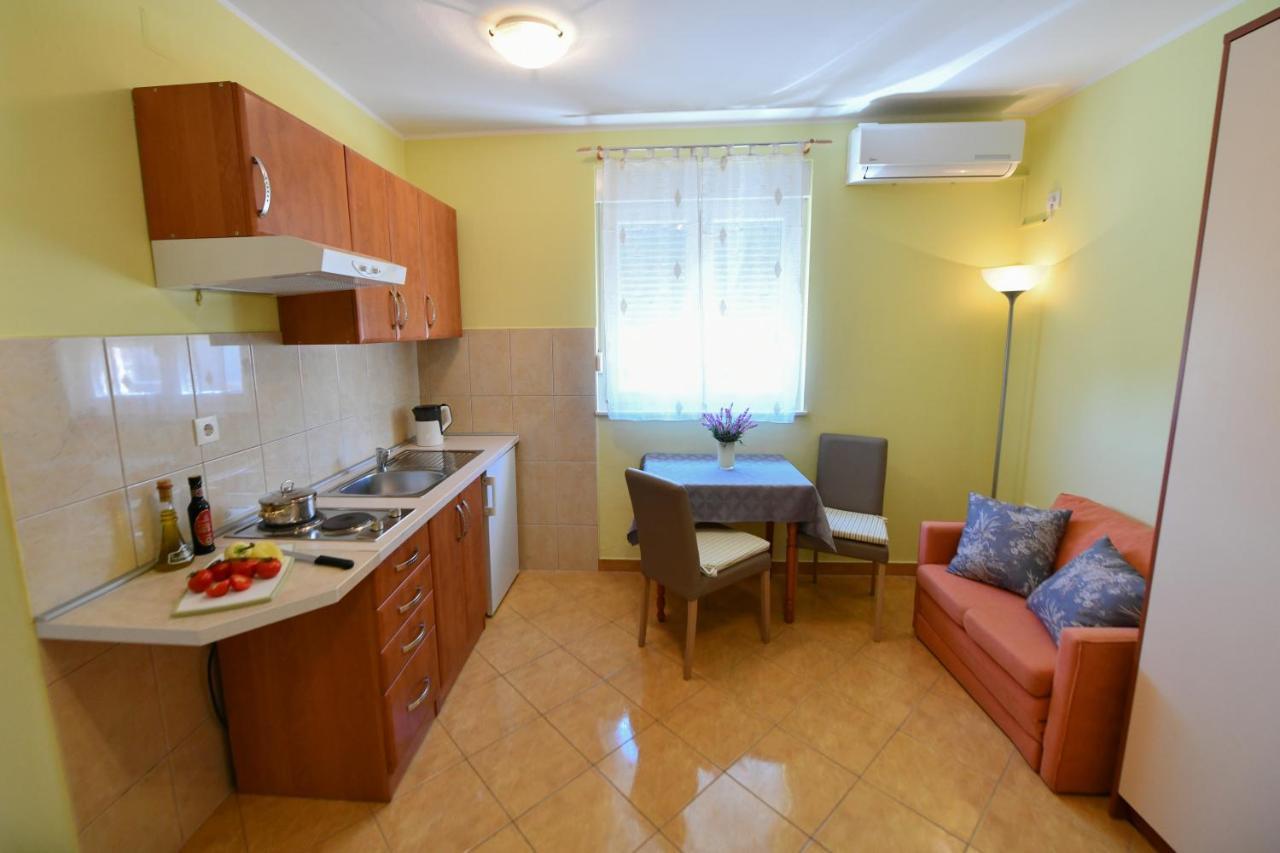Apartments Villa Miranda Vodice Exterior photo