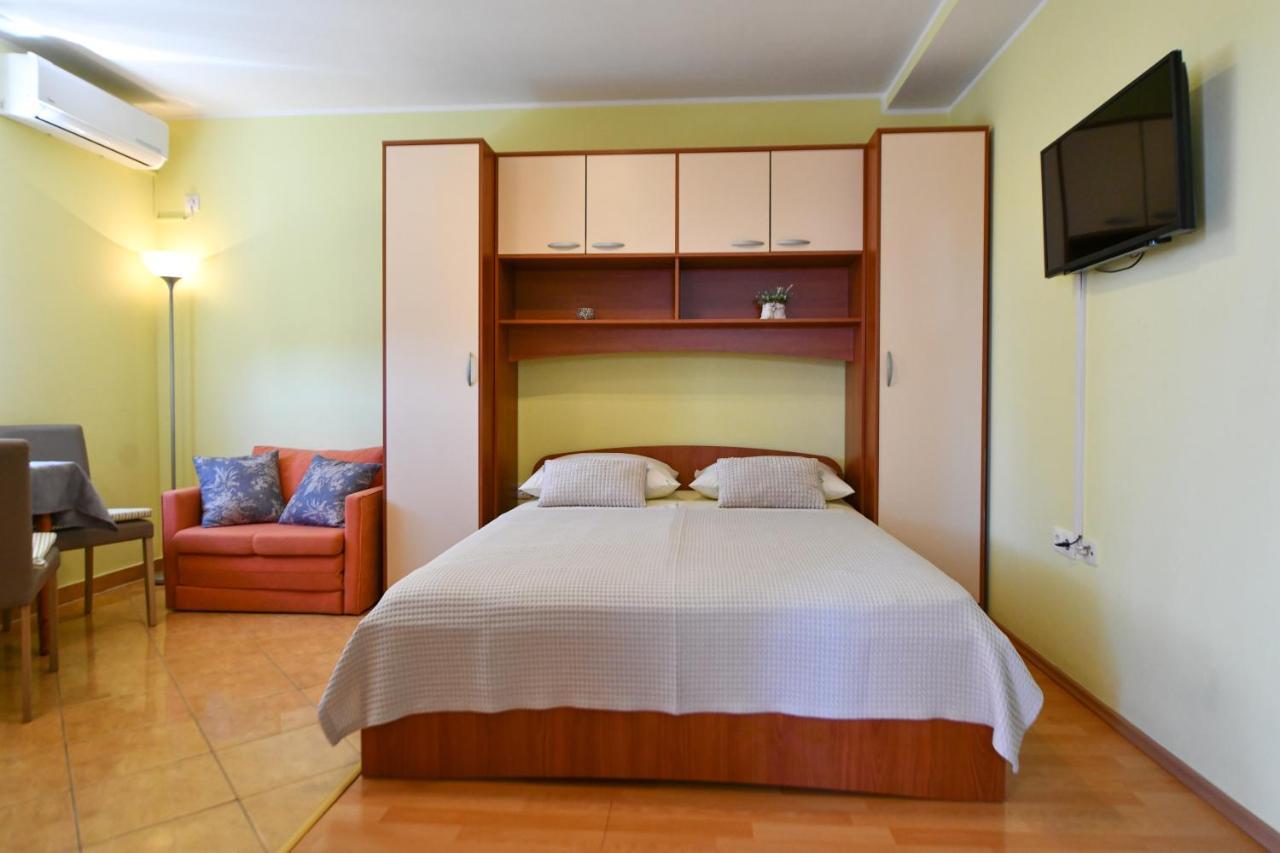 Apartments Villa Miranda Vodice Exterior photo