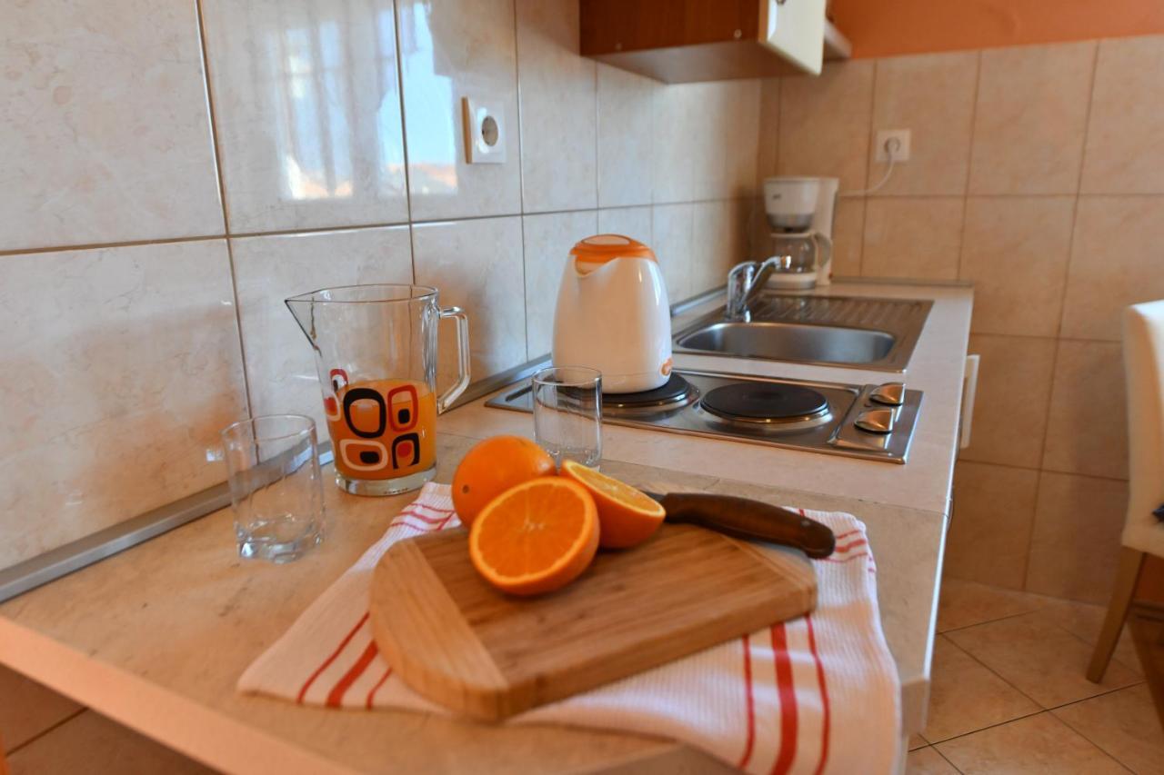 Apartments Villa Miranda Vodice Exterior photo
