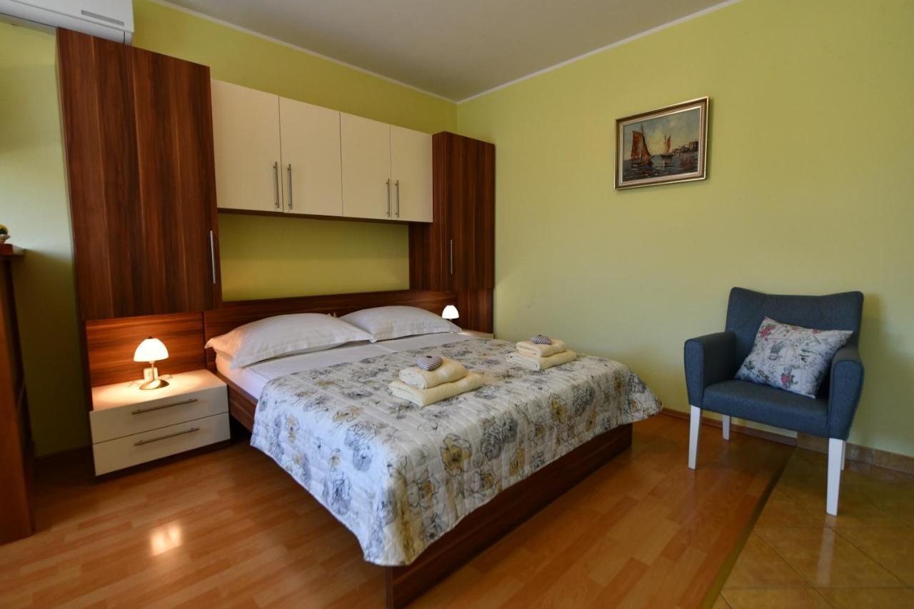Apartments Villa Miranda Vodice Exterior photo
