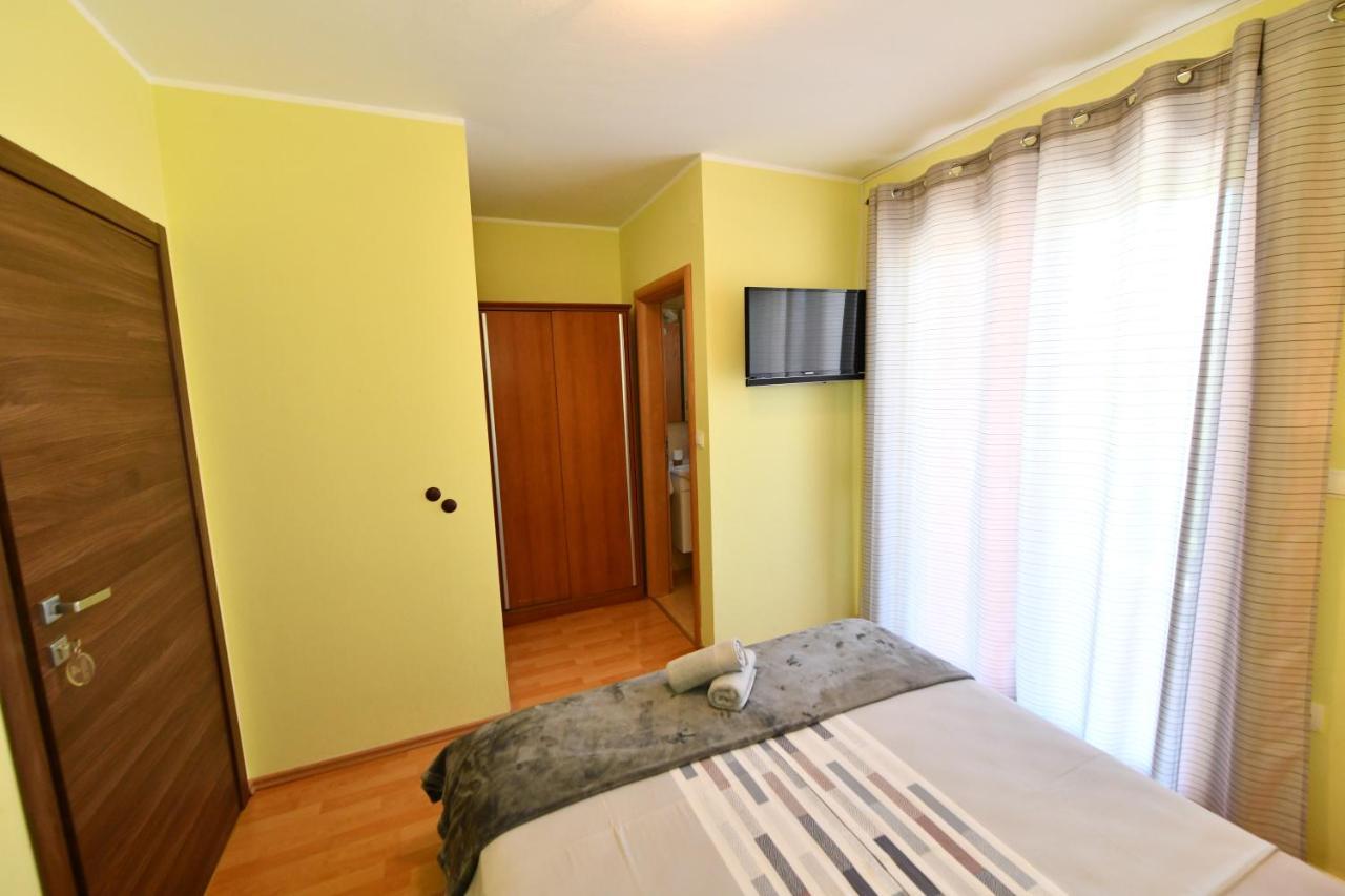 Apartments Villa Miranda Vodice Exterior photo