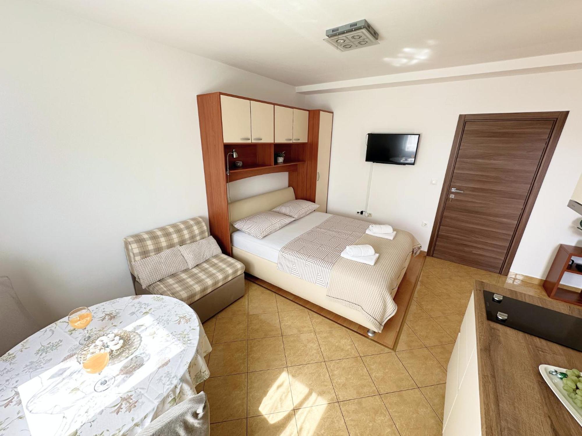 Apartments Villa Miranda Vodice Exterior photo