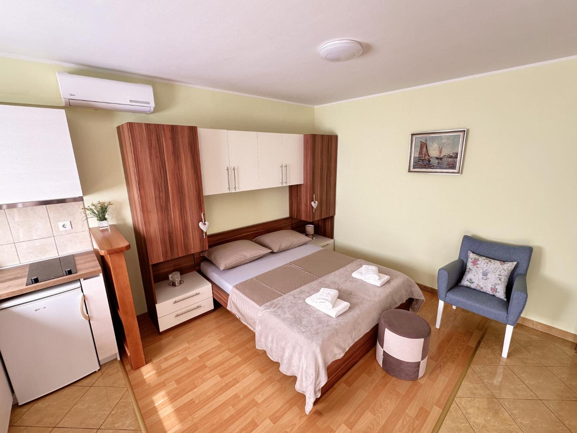 Apartments Villa Miranda Vodice Exterior photo